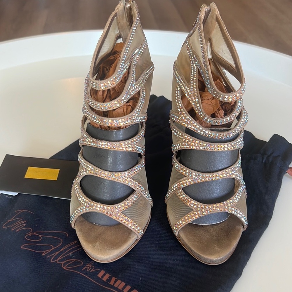 Le Silla heels